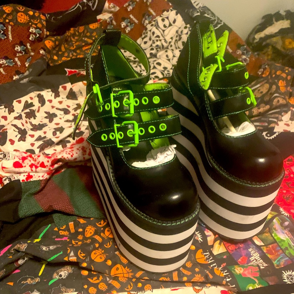 Dolls Kill x Beetlejuice platforms Never Worn